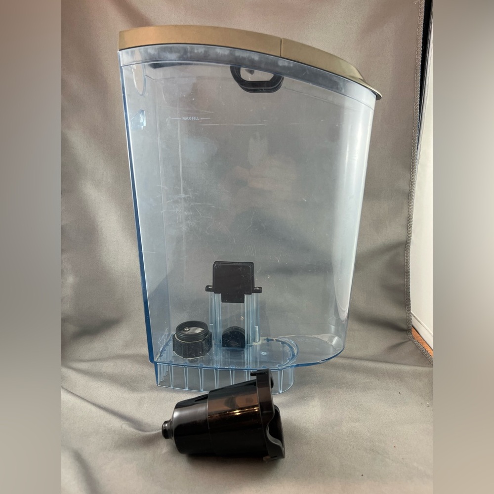 Keurig 60 ounce Water Reservoir 
Compatible with B70, B75, B77 & K70, K75 & K79